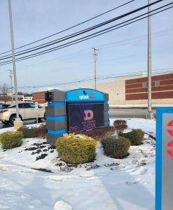 Adams Signs performed an EMC controller replacement for the LED display sign at Splash Car Wash in Fairlawn, Ohio.